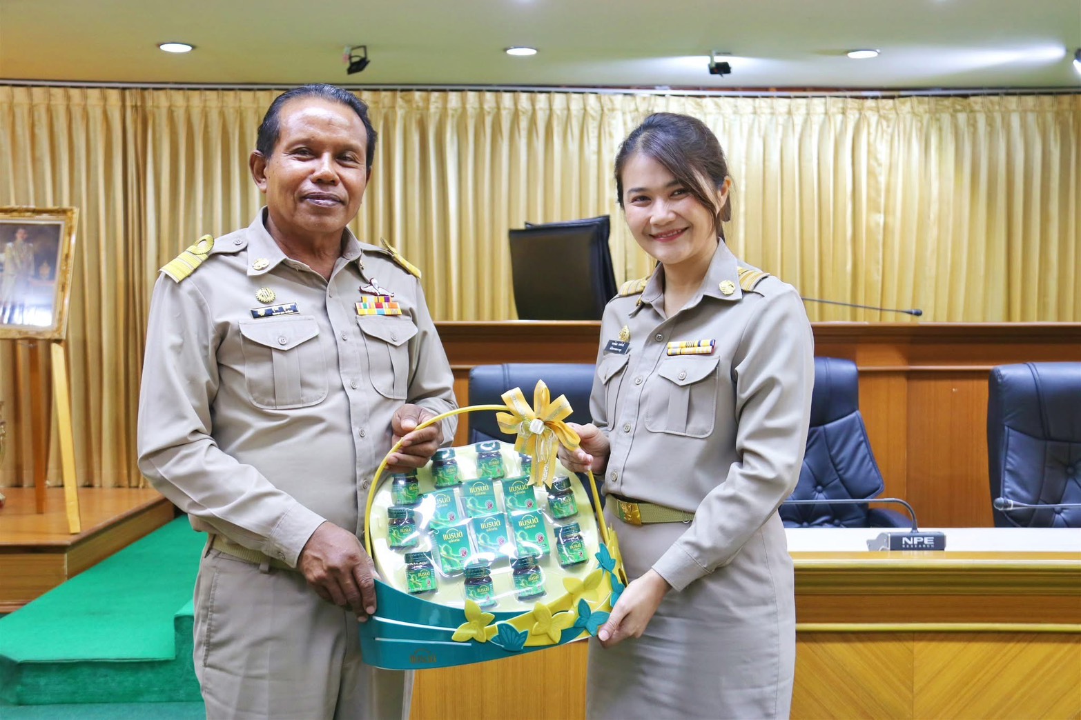 วมแสดงความยินดีในโอกาสโอนย้ายมาสังกัดองค์การบริหารส่วนจังหวัดพัทลุง